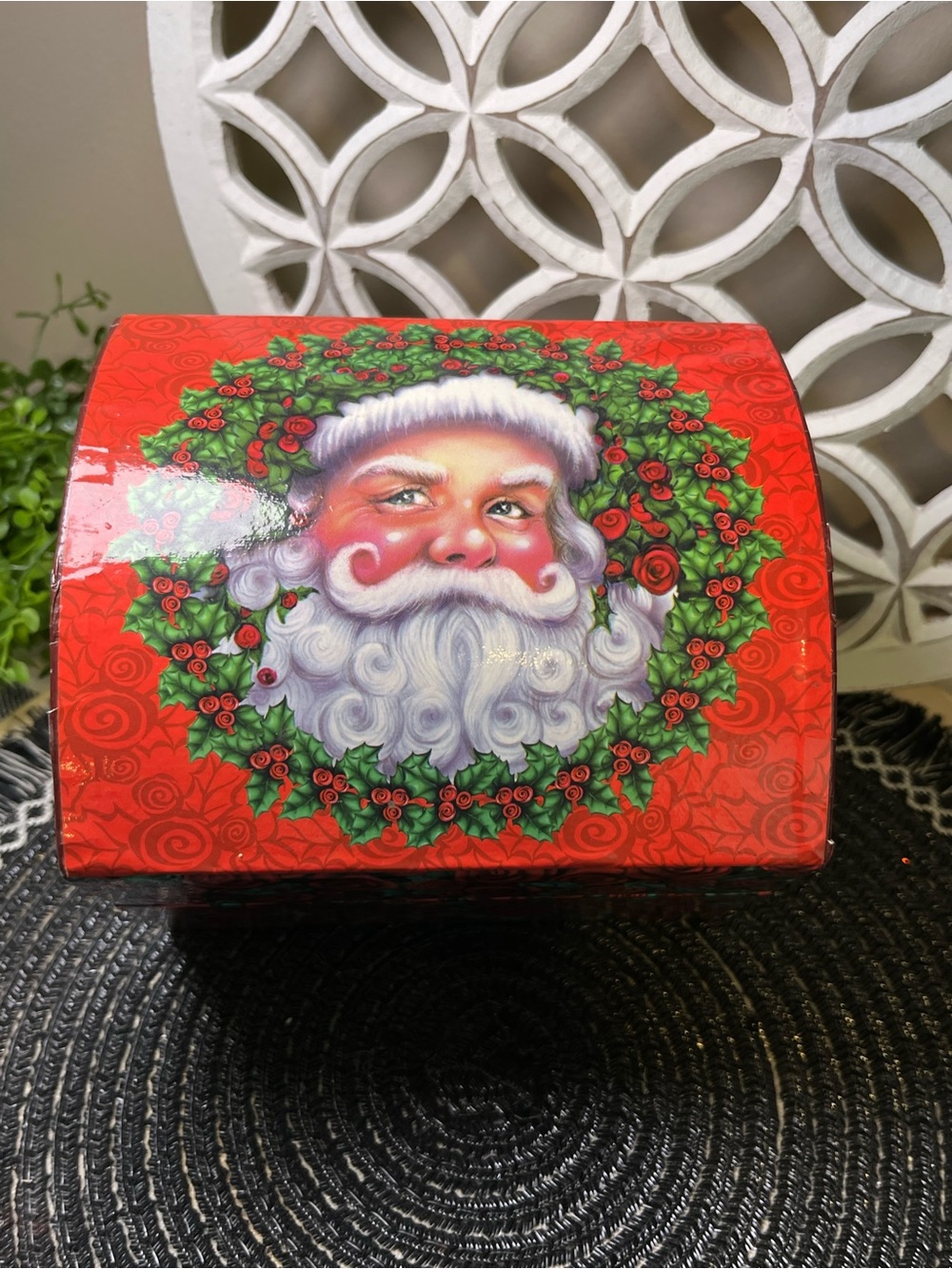 The Lindy Bowman Festive Red Santa Wreath Box With Two Beautiful Gourd Ornaments - Picture 2 of 16
